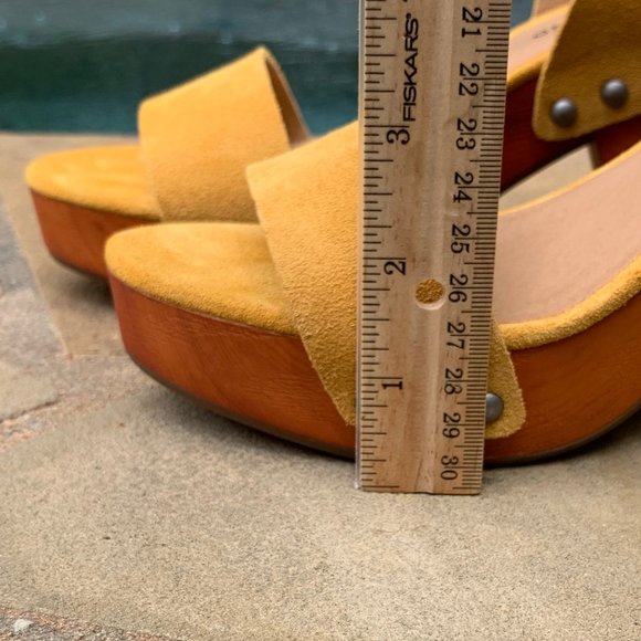 Lucky Brand Yellow Platform Sandals - Picture 14 of 16